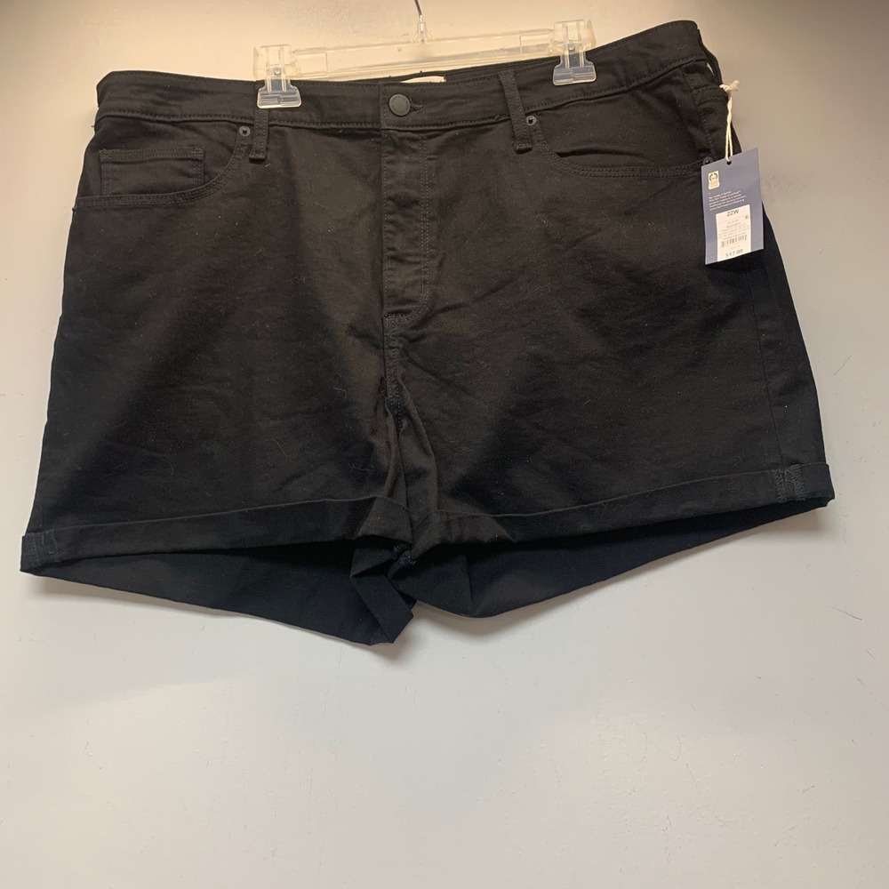 Universal Thread Midi Shorts Womens 22W Black NEW High Rise No Fade Stretch